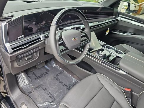New 2026 Cadillac Escalade ESV Sport w/ Touring Package AWD/4WD image 22