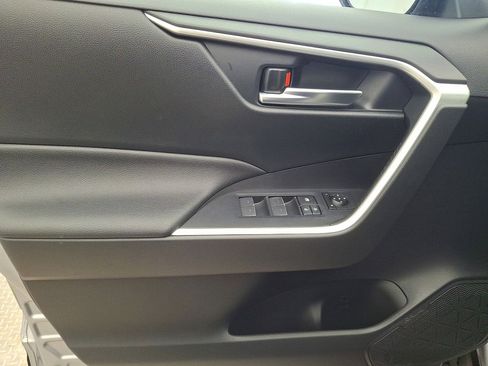 Used 2023 Toyota RAV4 SE w/ Weather & Moonroof Package image 10