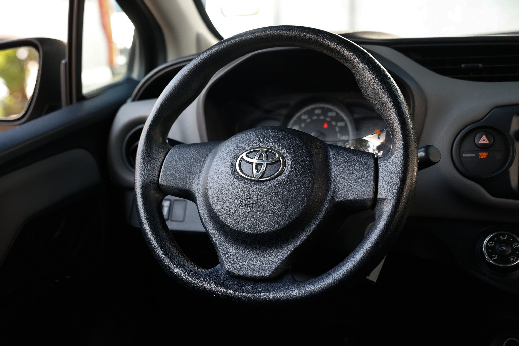 Used 2015 Toyota Yaris L FWD image 24