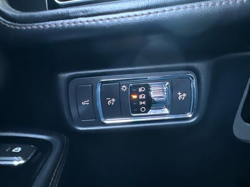 Used 2023 Lincoln Aviator AWD image 25