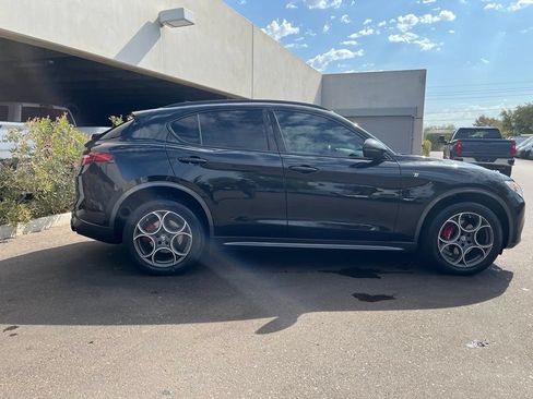 Used 2022 Alfa Romeo Stelvio Ti AWD/4WD image 3