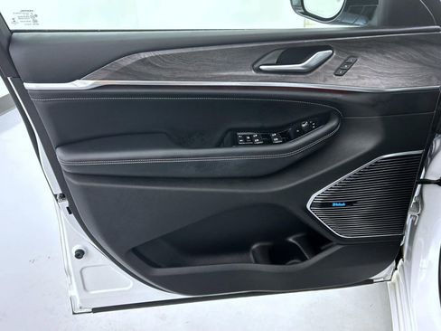 Used 2021 Jeep Grand Cherokee L Overland image 9