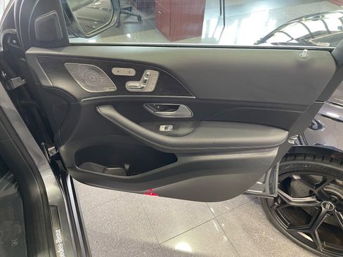 Used 2025 Mercedes-Benz GLE 450e 4MATIC w/ Winter Package image 39
