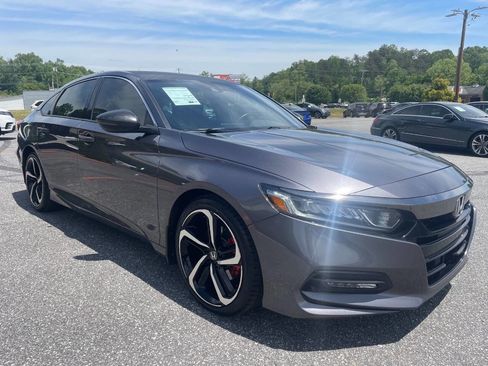 Used 2018 Honda Accord Sport image 6