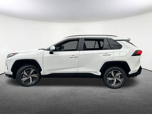 New 2025 Toyota RAV4 SE image 7