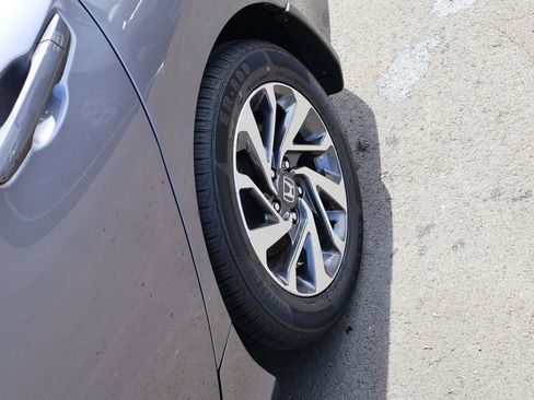 Certified 2018 Honda Civic EX image 31