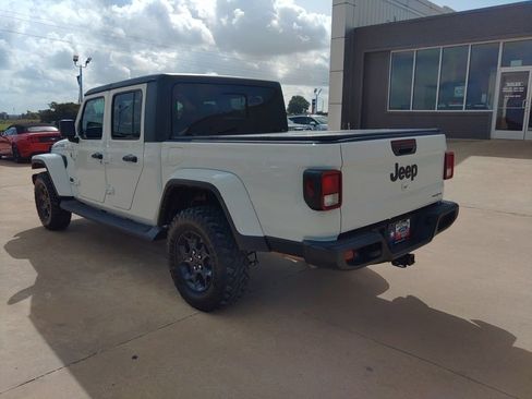 Used 2023 Jeep Gladiator Sport AWD/4WD image 3