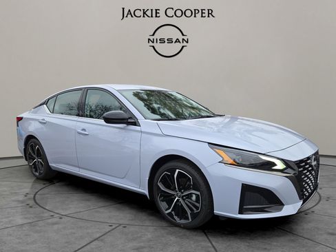 New 2025 Nissan Altima 2.5 SR image 7