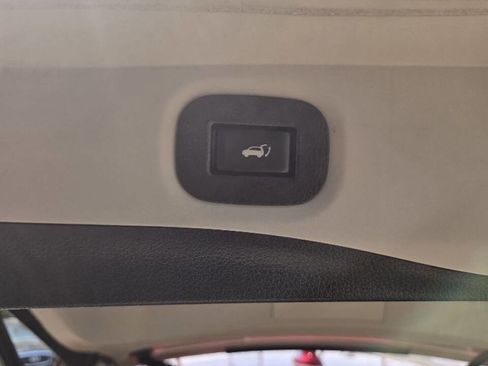Used 2018 Nissan Rogue SV w/ Premium Package AWD/4WD image 18
