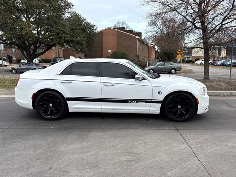 Used 2018 Chrysler 300 C w/ Sun, Sound & Nav Package image 3