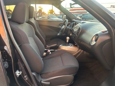 Used 2014 Nissan Juke S image 11