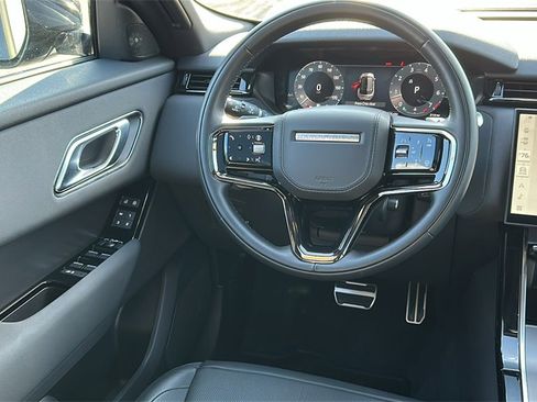Certified 2025 Land Rover Range Rover Velar Dynamic SE image 23