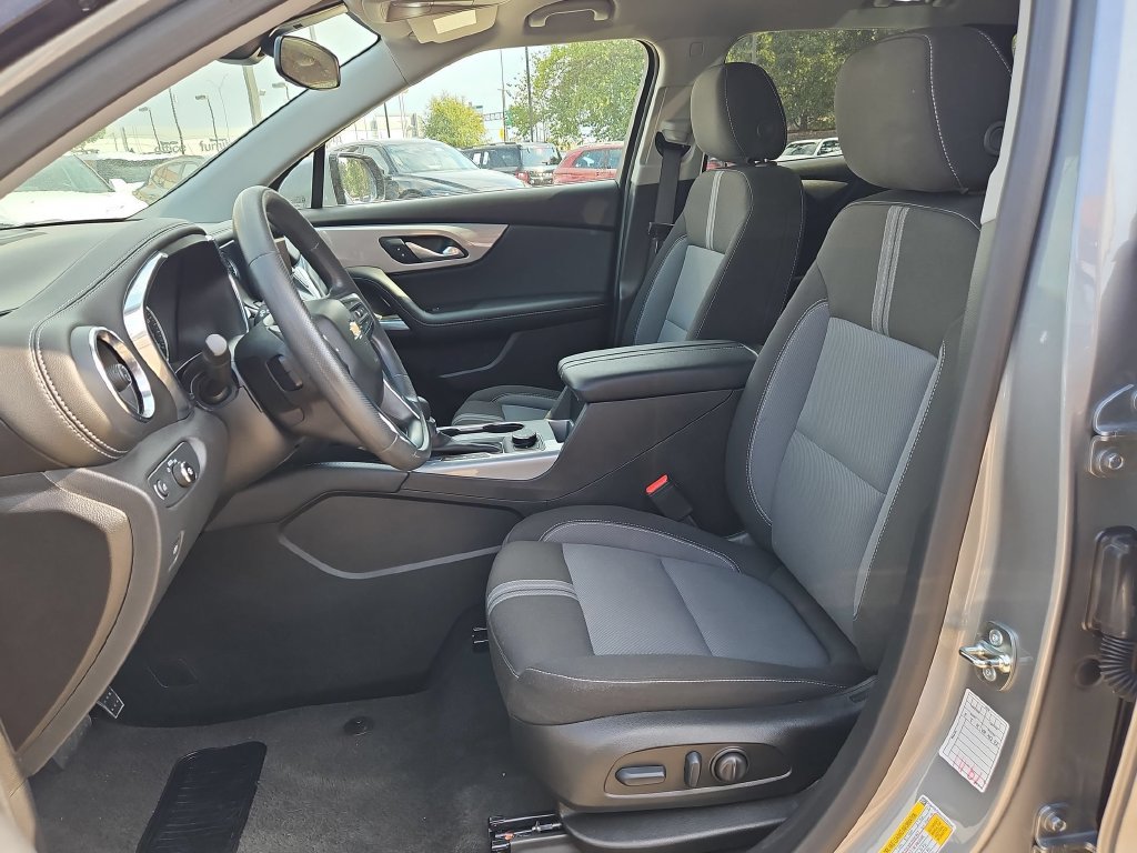 Used 2025 Chevrolet Blazer LT FWD image 25