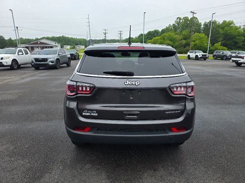 Used 2022 Jeep Compass Sport AWD/4WD image 4