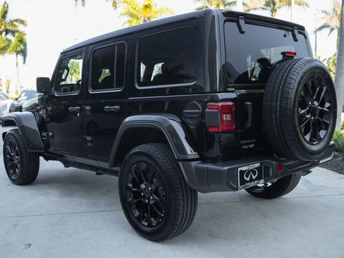 Used 2025 Jeep Wrangler Unlimited Sahara w/ Safety Group image 23