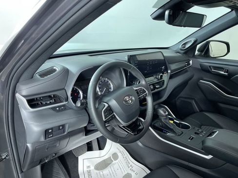 Used 2023 Toyota Highlander XSE image 10