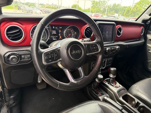 Used 2018 Jeep Wrangler Unlimited Rubicon AWD/4WD image 13