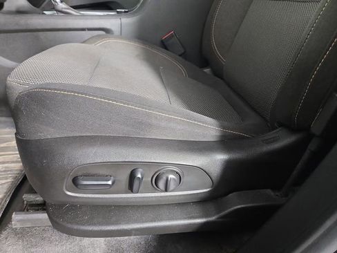 Used 2019 Chevrolet Traverse LT FWD image 30