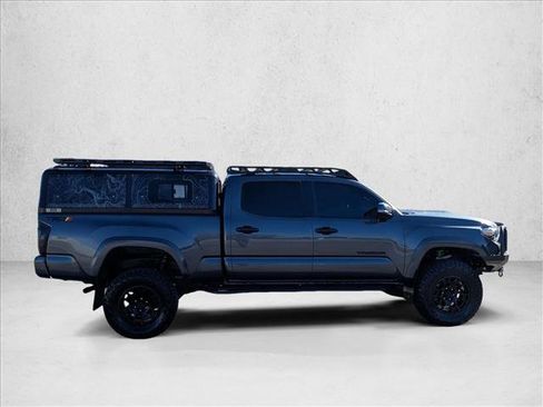 Used 2022 Toyota Tacoma TRD Sport image 4