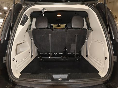 Used 2019 Dodge Grand Caravan SXT FWD image 14
