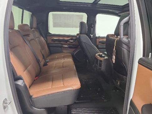 Used 2022 RAM 1500 Limited w/ Body Color Bumper Group AWD/4WD image 16