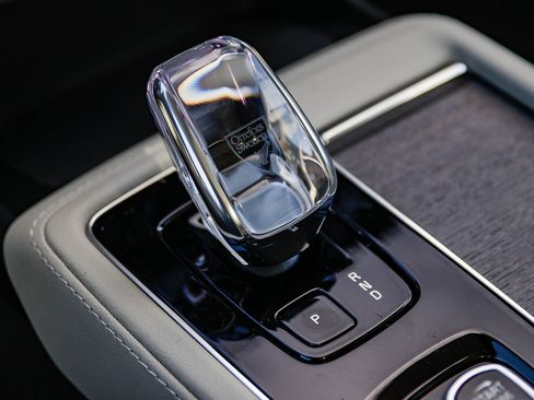 New 2026 Volvo XC90 T8 Ultra w/ Protection Package Premier AWD/4WD image 24