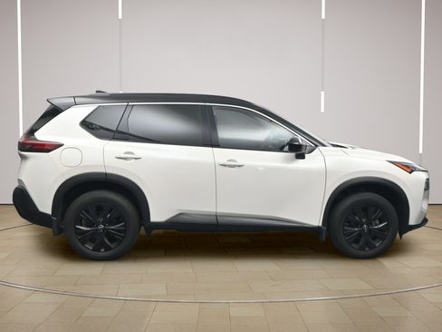 Certified 2023 Nissan Rogue SV w/ SV Premium B Package FWD image 8