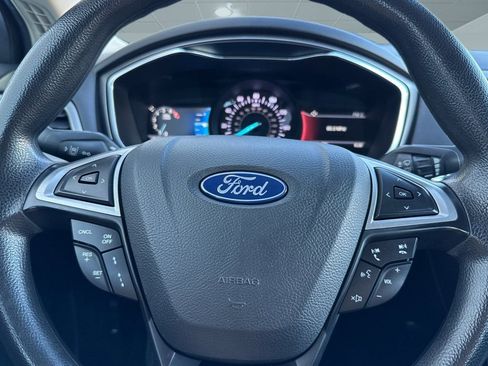 Used 2020 Ford Fusion SE image 15
