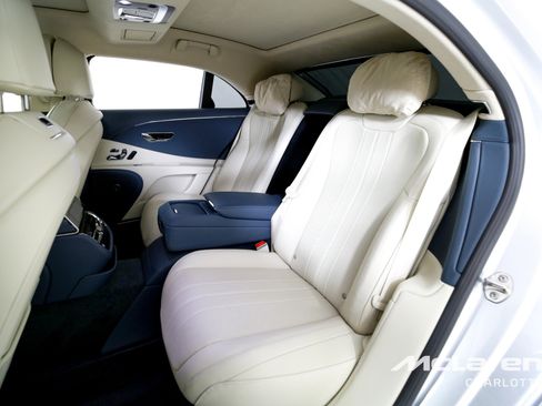 Used 2023 Bentley Flying Spur Plug-In Hybrid image 18