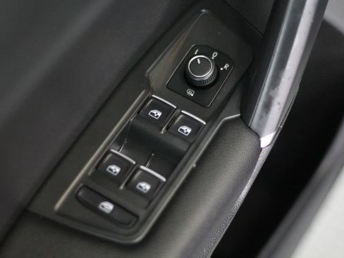 Used 2020 Volkswagen Tiguan SE FWD image 44