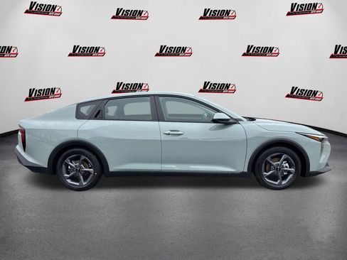 New 2026 Kia K4 LXS image 4