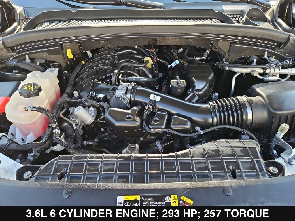 Used 2023 Jeep Grand Cherokee L Limited AWD/4WD image 39
