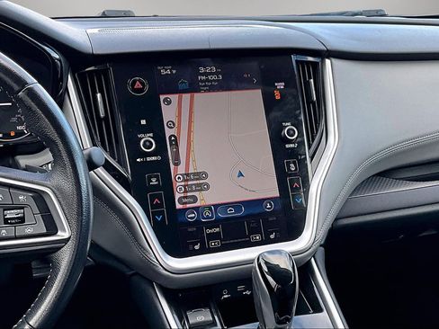 Used 2022 Subaru Outback Premium image 9