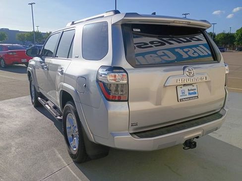 Used 2022 Toyota 4Runner SR5 Premium w/ Moonroof Package RWD image 5