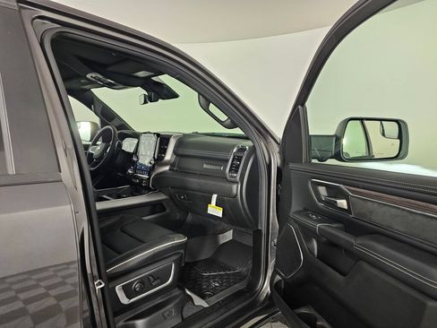 New 2026 RAM 1500 Laramie AWD/4WD image 37