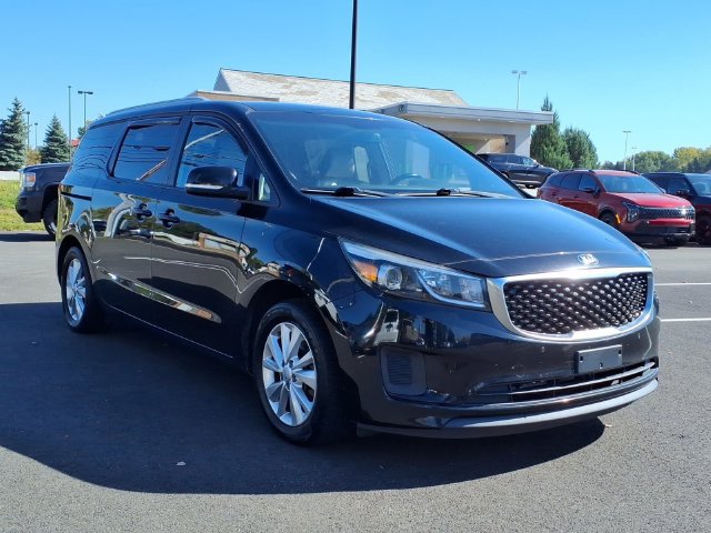 Used 2017 Kia Sedona LX w/ LX Essentials Premium Package FWD image 8
