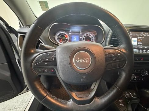 Used 2019 Jeep Cherokee Trailhawk w/ Cold Weather Group AWD/4WD image 17