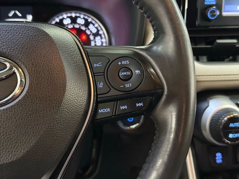 Used 2019 Toyota RAV4 XLE w/ Convenience Package image 17