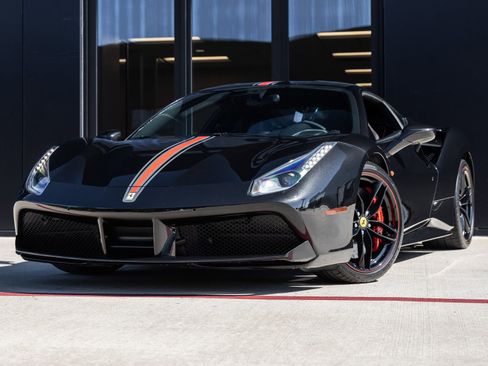 Used 2017 Ferrari 488 GTB RWD image 1