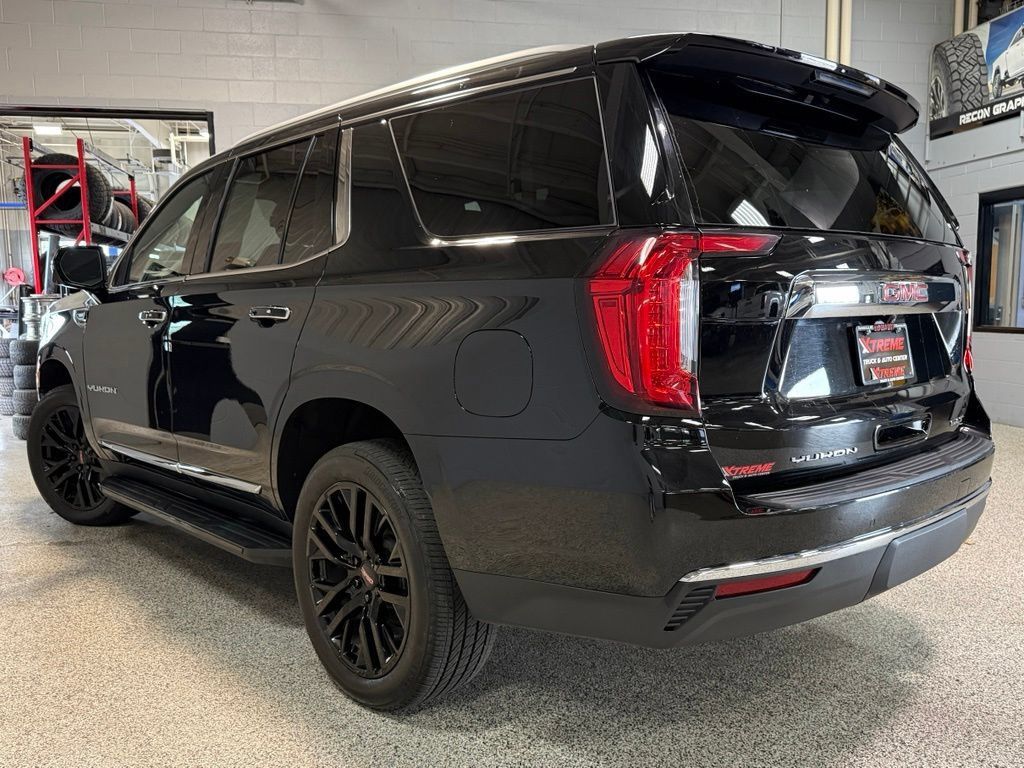 Used 2023 GMC Yukon SLT w/ SLT Premium Package AWD/4WD image 4