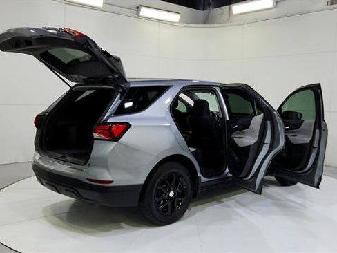 Used 2024 Chevrolet Equinox LS w/ LS Convenience Package FWD image 32