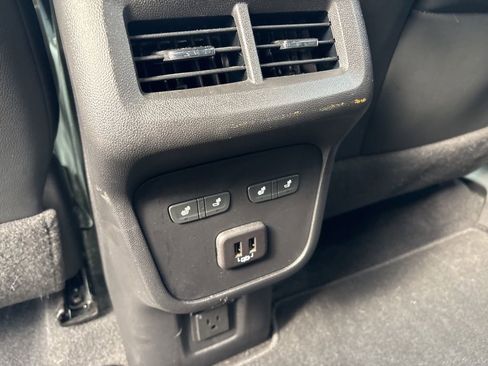 Used 2022 Chevrolet Equinox Premier image 21