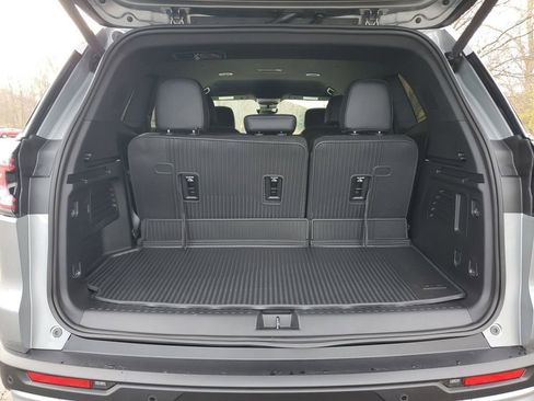 New 2026 GMC Acadia Elevation image 8