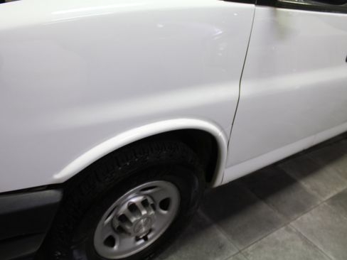 Used 2017 Chevrolet Express 2500 image 28