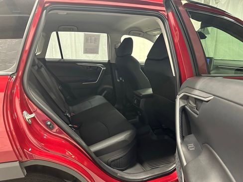 Used 2025 Toyota RAV4 LE AWD/4WD image 51