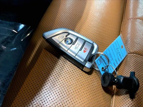 Used 2019 BMW X5 xDrive40i w/ Executive Package image 14
