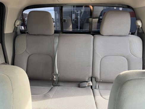 Used 2016 Nissan Frontier SV w/ SV Value Truck Package RWD image 12