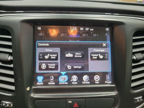 Used 2016 Chrysler 200 C w/ Premium Lighting Group image 39