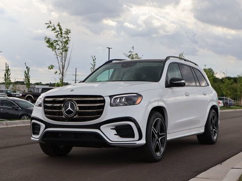 New 2026 Mercedes-Benz GLS 450 4MATIC image 3