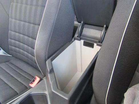 Used 2023 Volkswagen Jetta Sport image 48